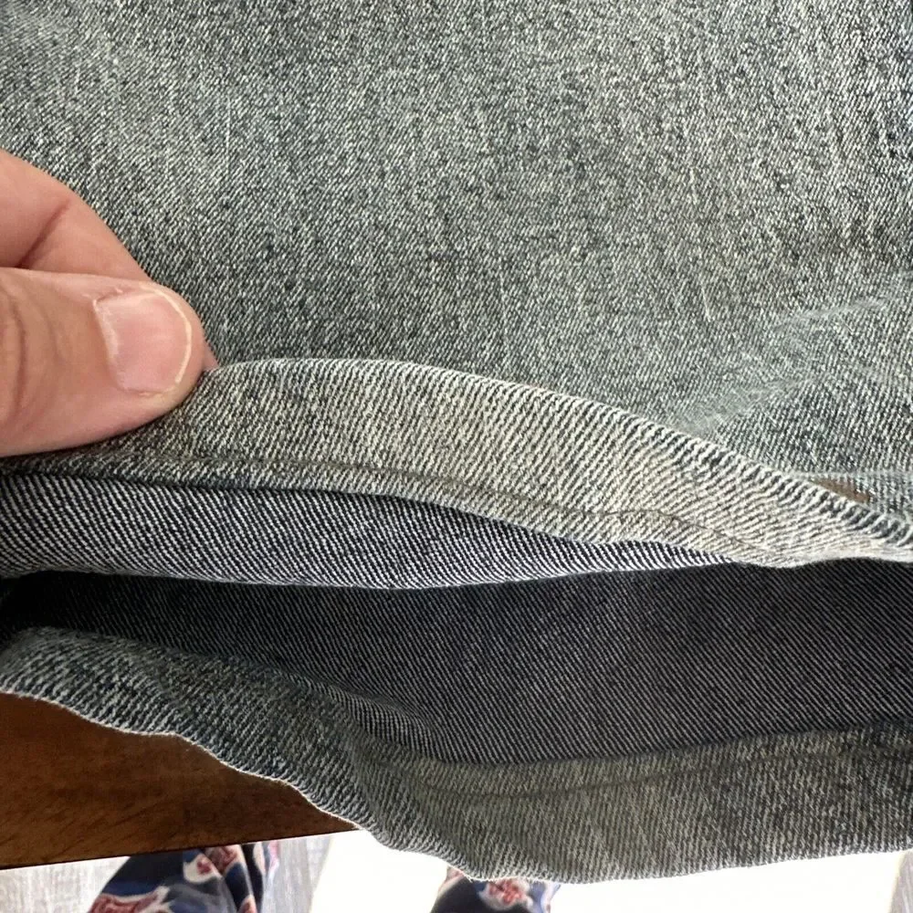 South Pole Jeans with Paint, Rip and‎ Fading Effects Measures 46x30 Hemmed